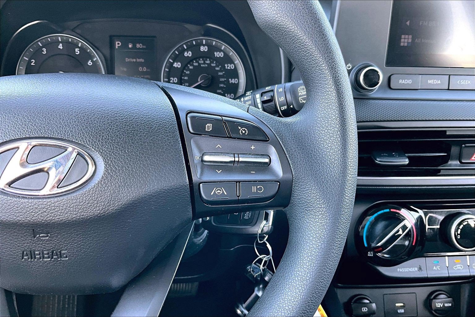 Used 2022 Hyundai Kona SE AWD/4WD image 19