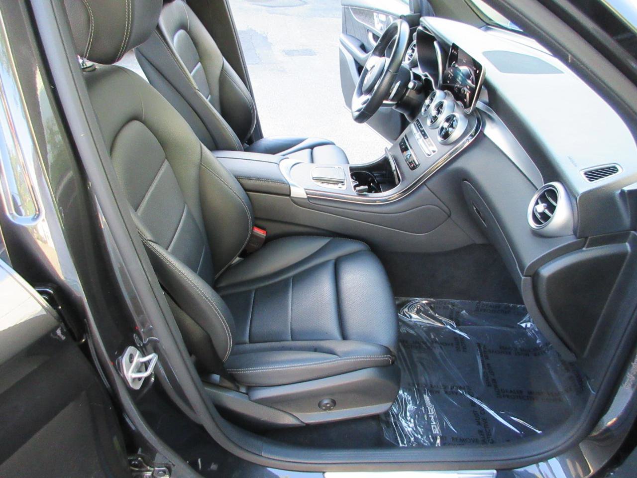 Used 2022 Mercedes-Benz GLC 300 4MATIC image 21