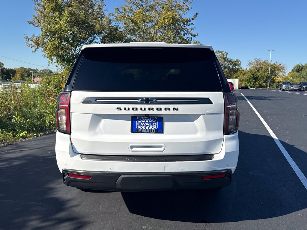 Used 2022 Chevrolet Suburban Z71 AWD/4WD image 8