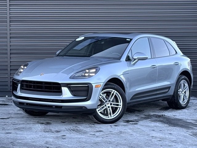 Certified 2022 Porsche Macan image 1