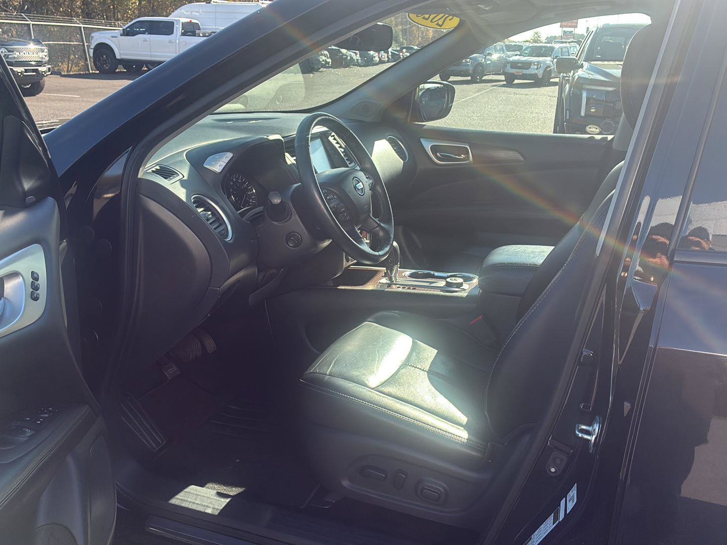 Used 2020 Nissan Pathfinder Platinum AWD/4WD image 11