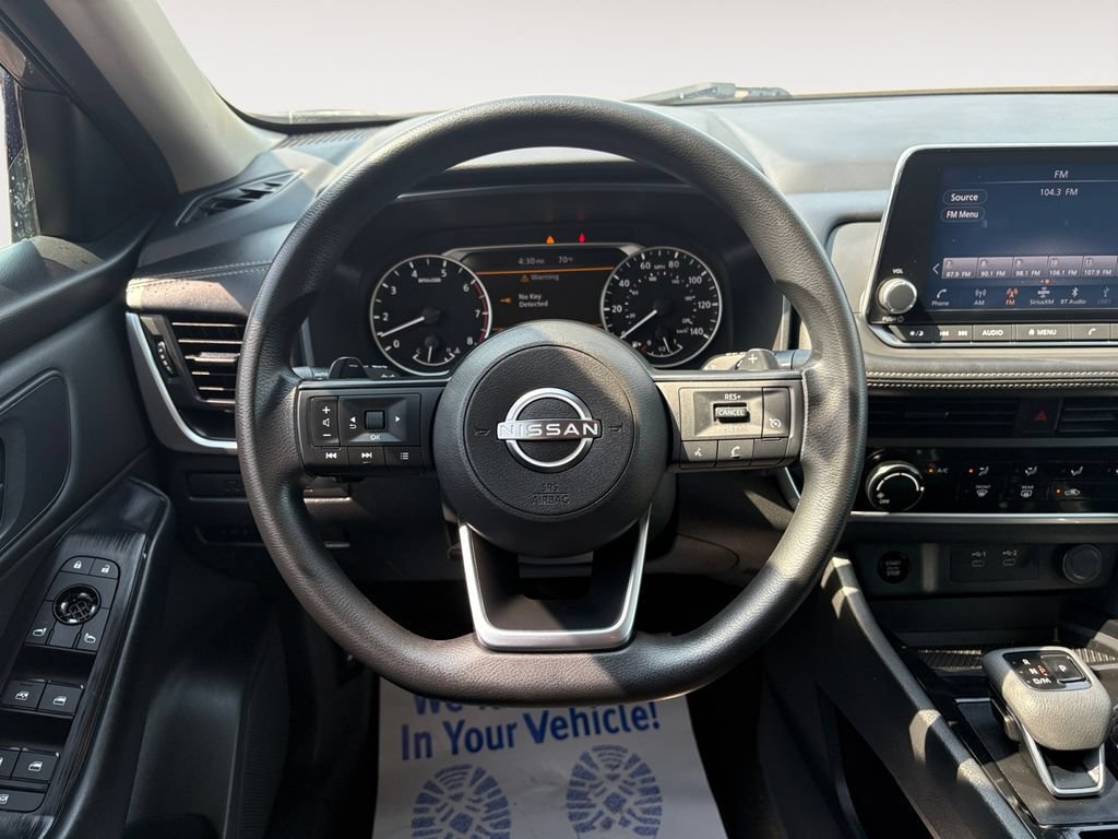 Used 2024 Nissan Rogue S FWD image 12