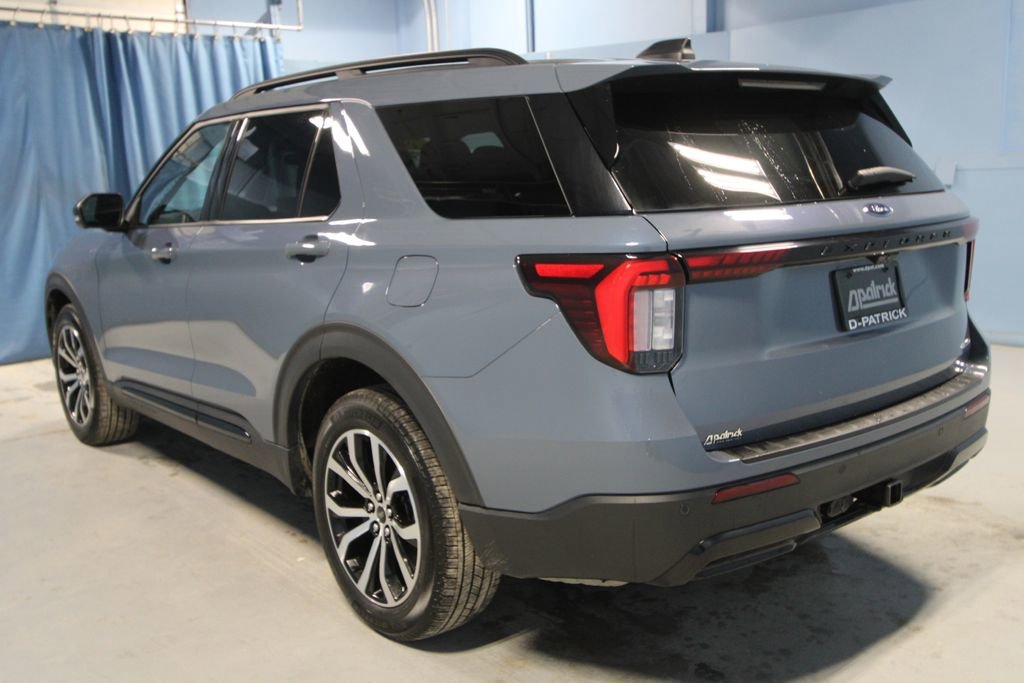 Used 2025 Ford Explorer ST-Line image 35