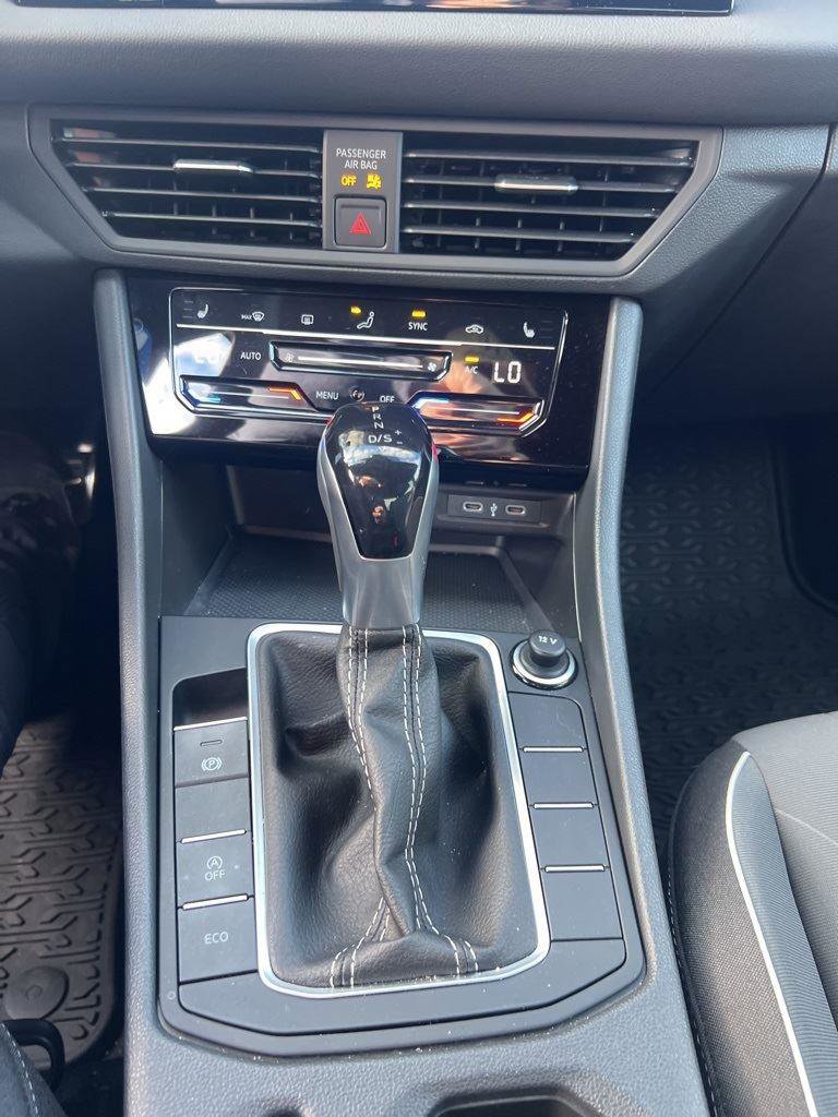 Used 2025 Volkswagen Jetta Sport image 21