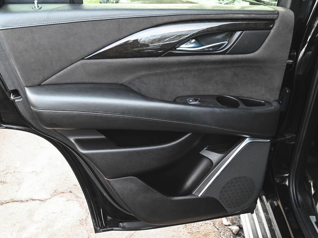 Used 2016 Cadillac Escalade Platinum image 12