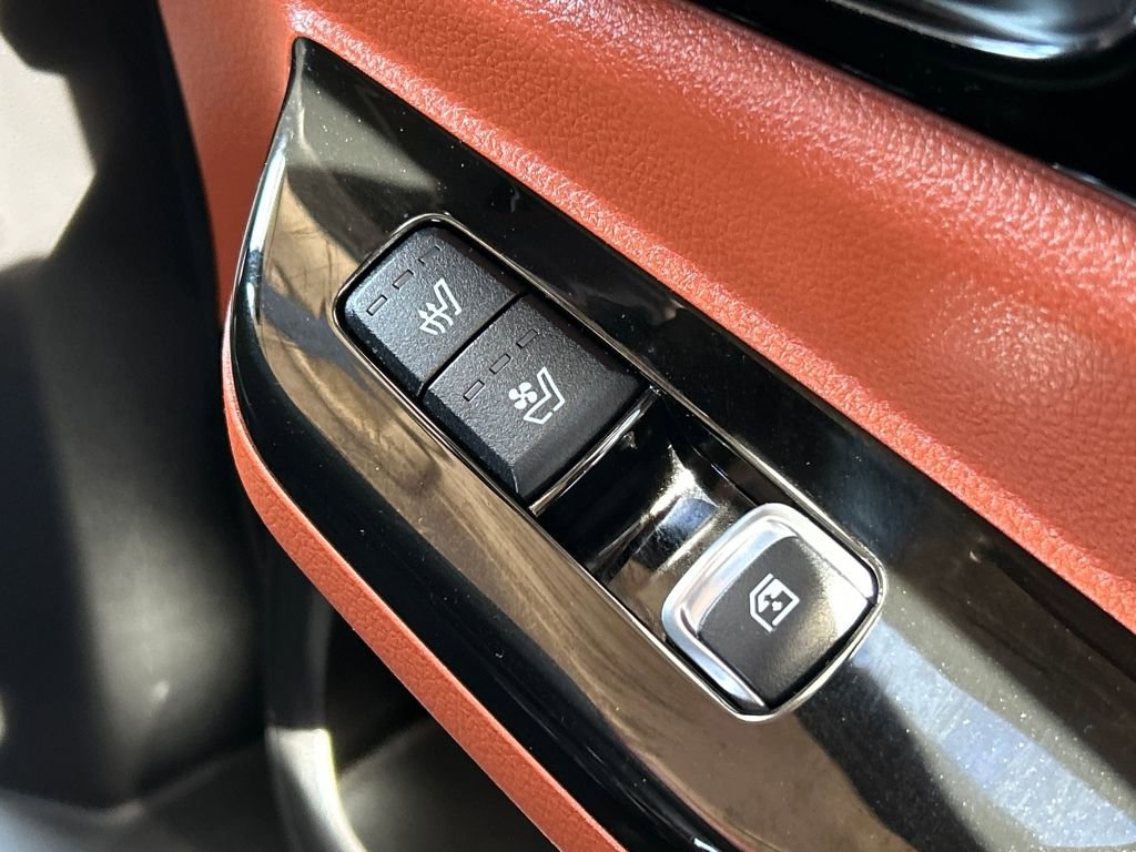 Used 2023 Kia Carnival SX Prestige image 25