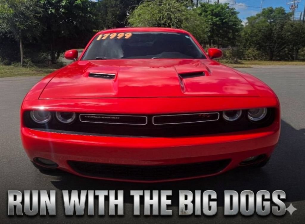 Used 2016 Dodge Challenger R/T RWD image 1