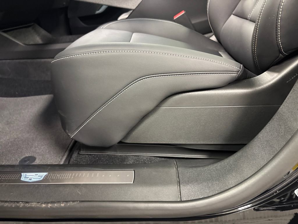 New 2026 Cadillac Optiq Sport 1 image 25