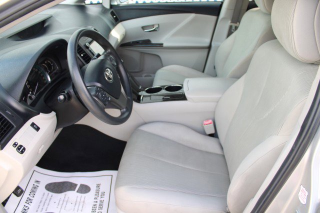 Used 2013 Toyota Venza LE FWD image 10