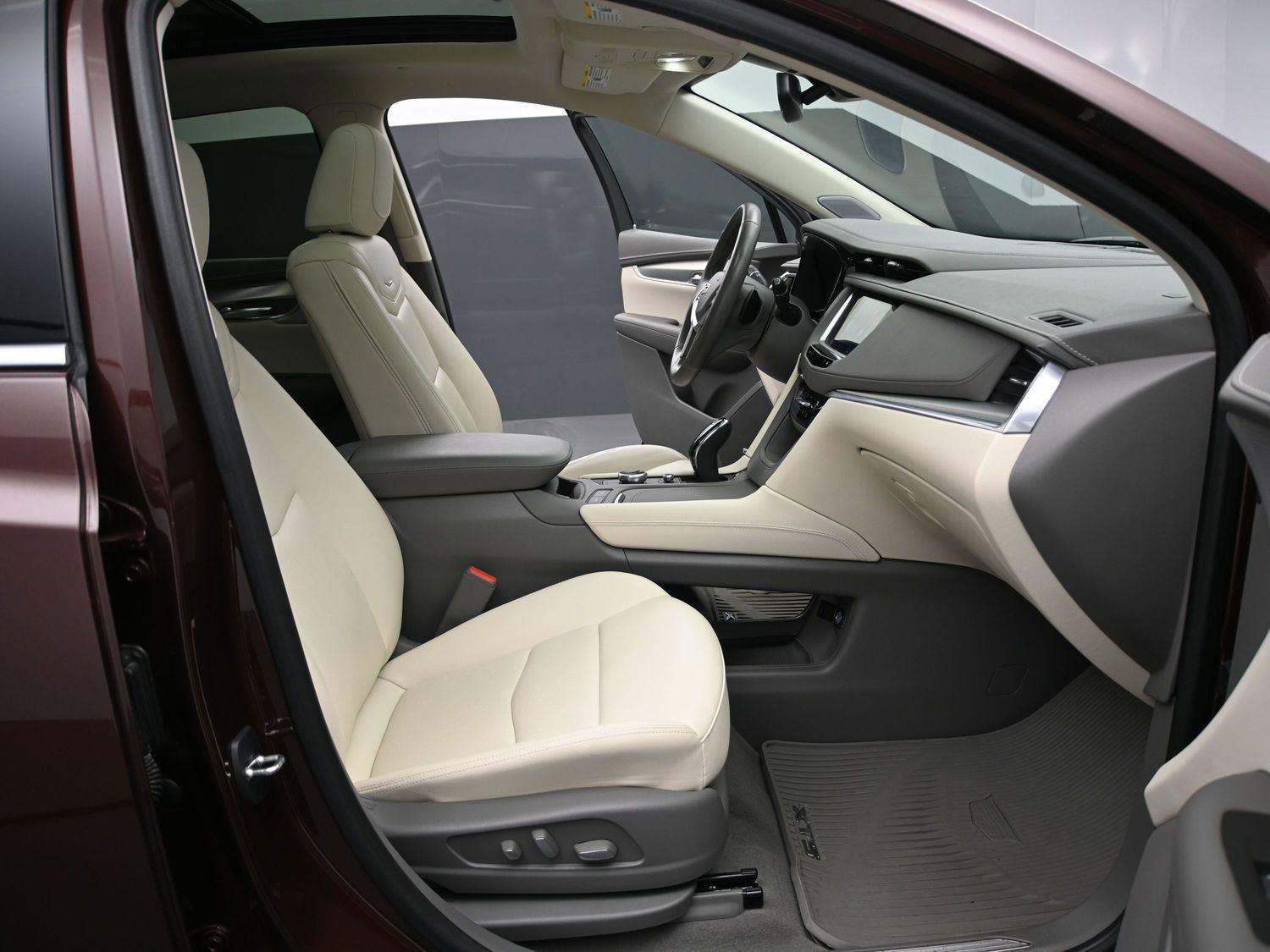 Used 2023 Cadillac XT5 Premium Luxury AWD/4WD image 17
