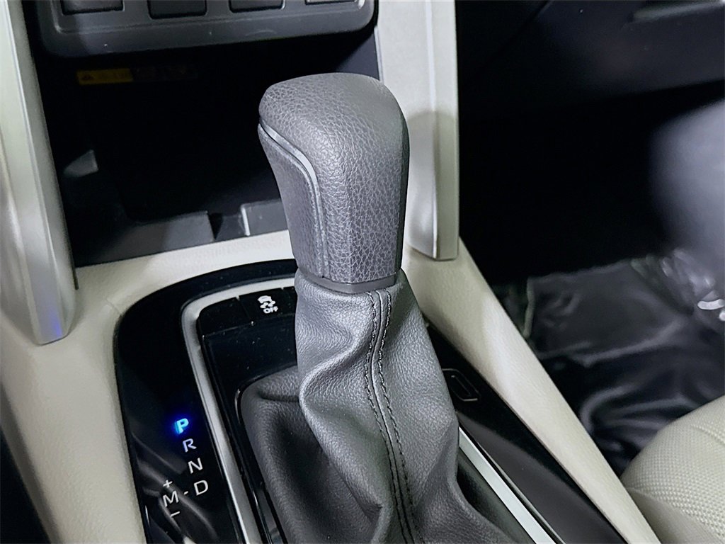 Certified 2024 Toyota Corolla Cross LE image 10