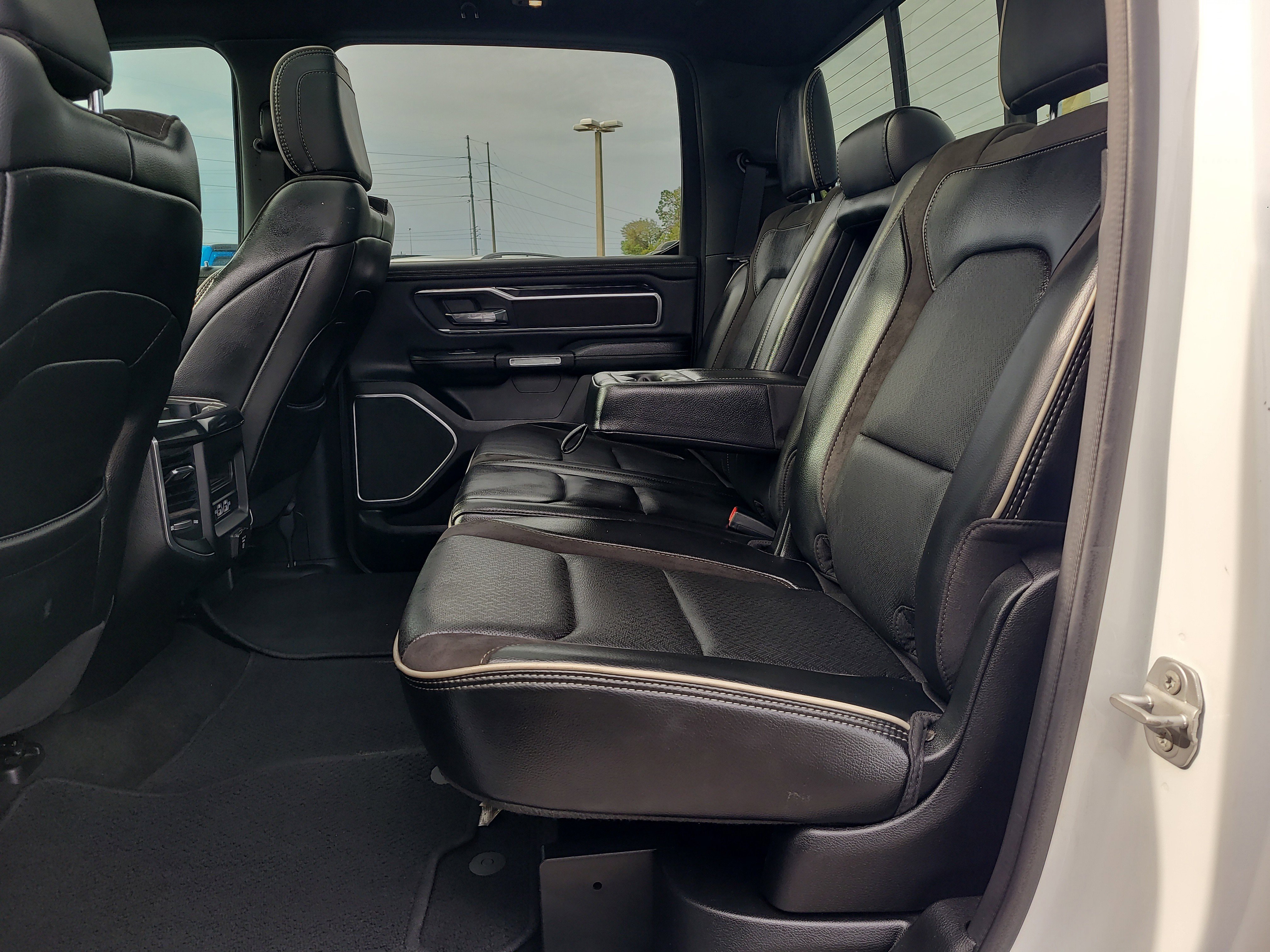 Used 2022 RAM 1500 Laramie image 12