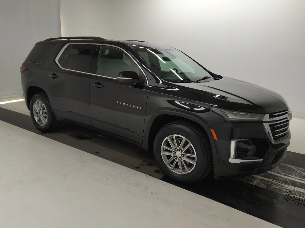 Used 2023 Chevrolet Traverse LT image 11