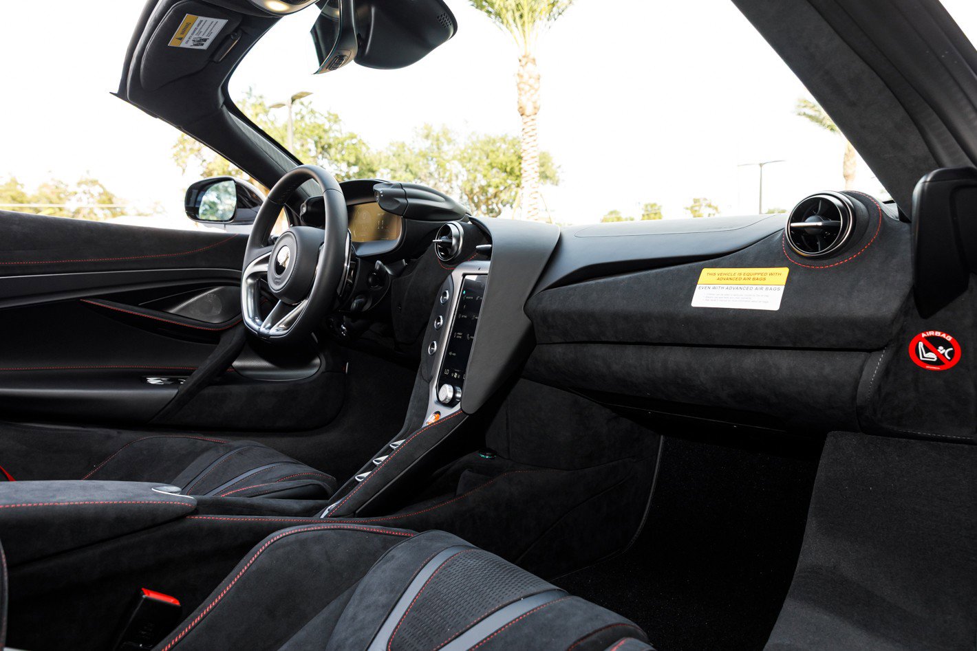 Used 2026 McLaren 750S Spider RWD image 39
