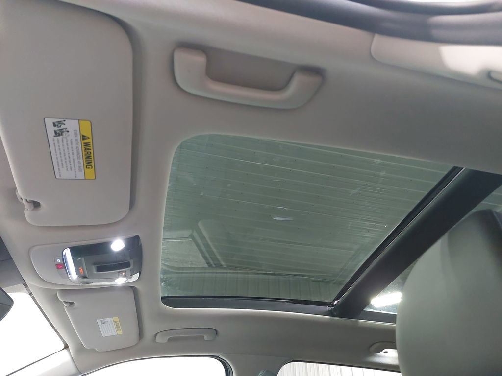 Used 2024 Kia Sorento S w/ Panoramic Sunroof Package image 52