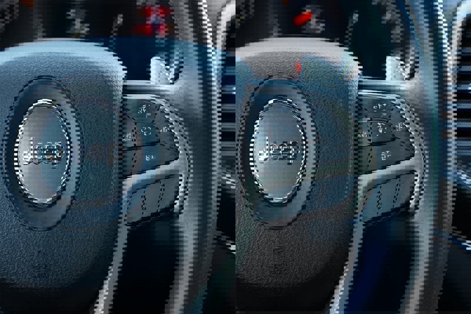 Used 2014 Jeep Grand Cherokee Limited image 11