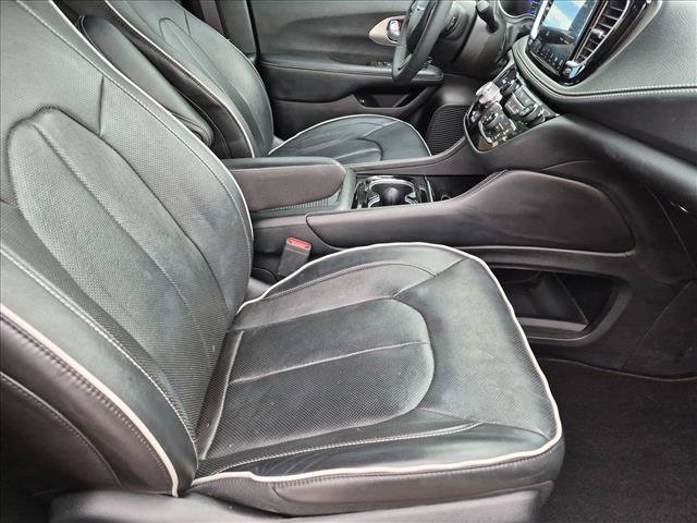 Used 2023 Chrysler Pacifica Limited w/ S Appearance Package FWD image 22