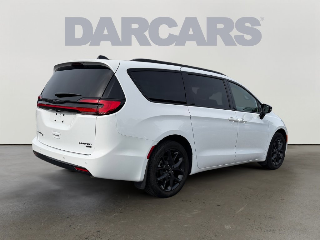 Used 2026 Chrysler Pacifica Limited w/ Uconnect Theater Family Group AWD/4WD image 6