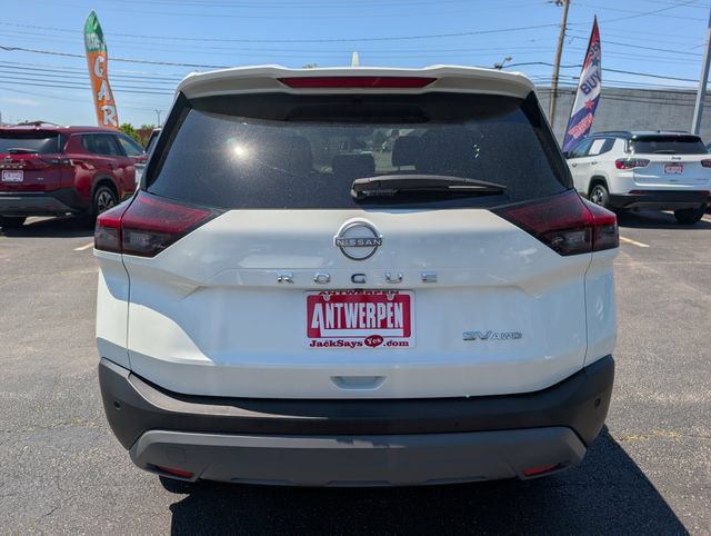 Used 2023 Nissan Rogue SV AWD/4WD image 4