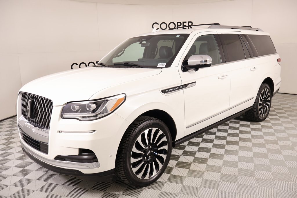 Used 2023 Lincoln Navigator L Black Label image 11