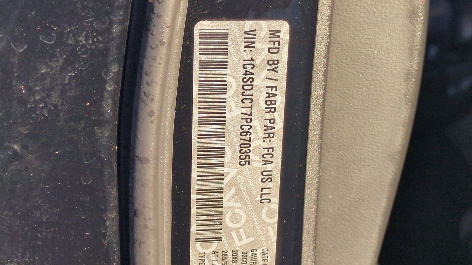 Used 2023 Dodge Durango R/T w/ Hemi Orange Plus Package image 46