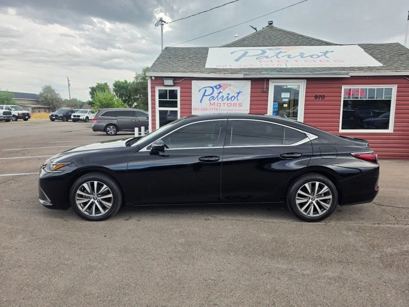 Used 2019 Lexus ES 350 w/ Accessory Package FWD image 2