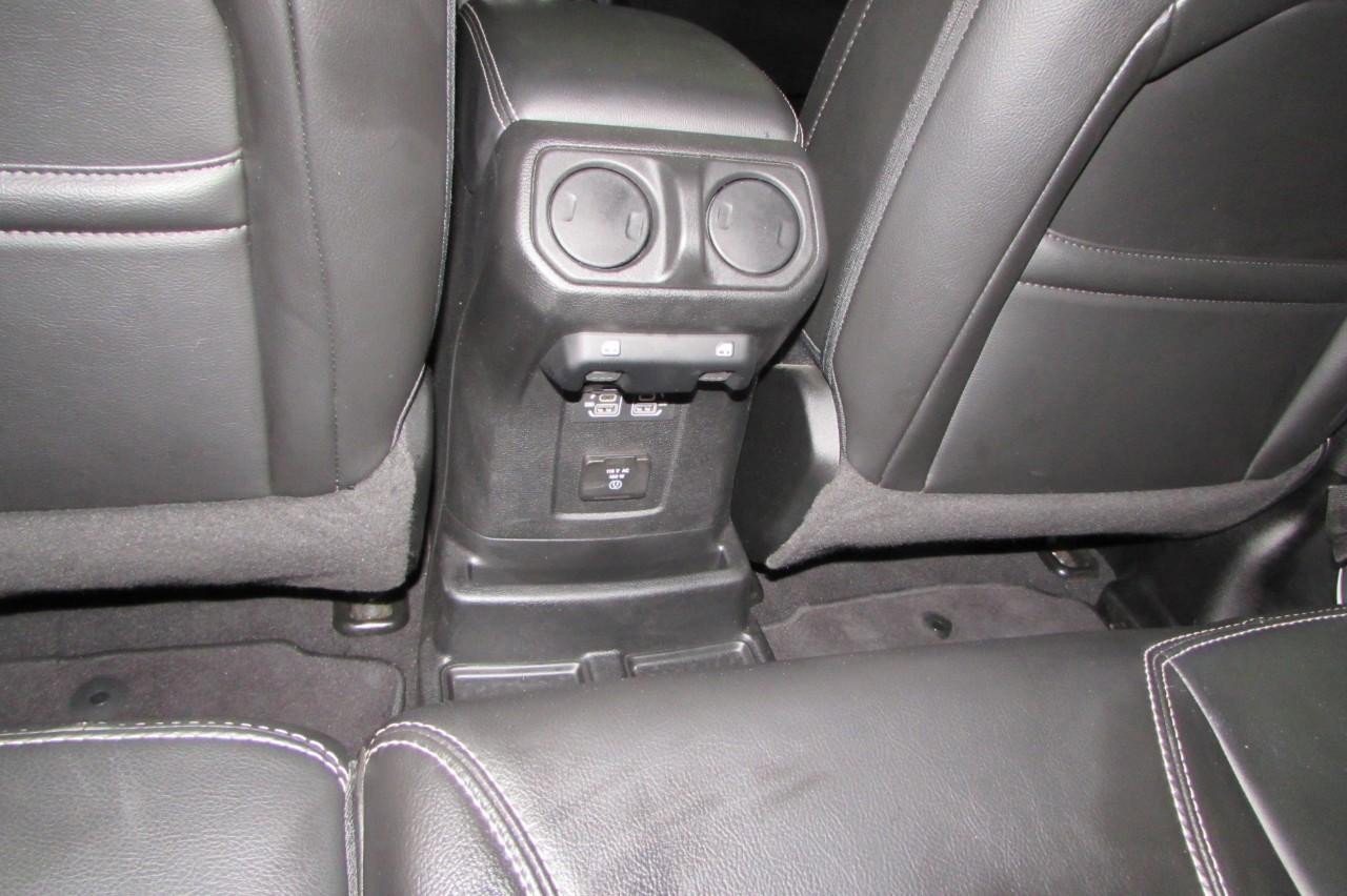 Used 2023 Jeep Wrangler Unlimited Sahara image 27