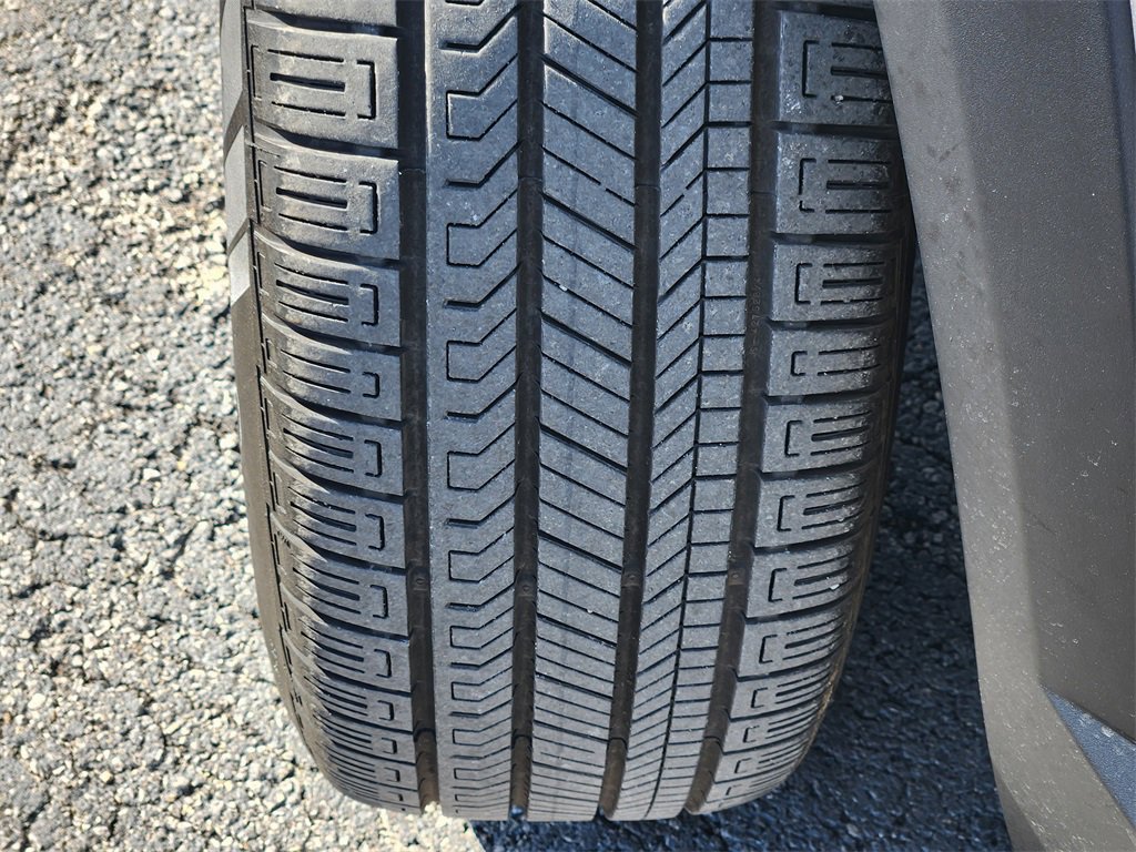 Used 2025 Chevrolet Equinox RS w/ Safety and Technology Package image 12