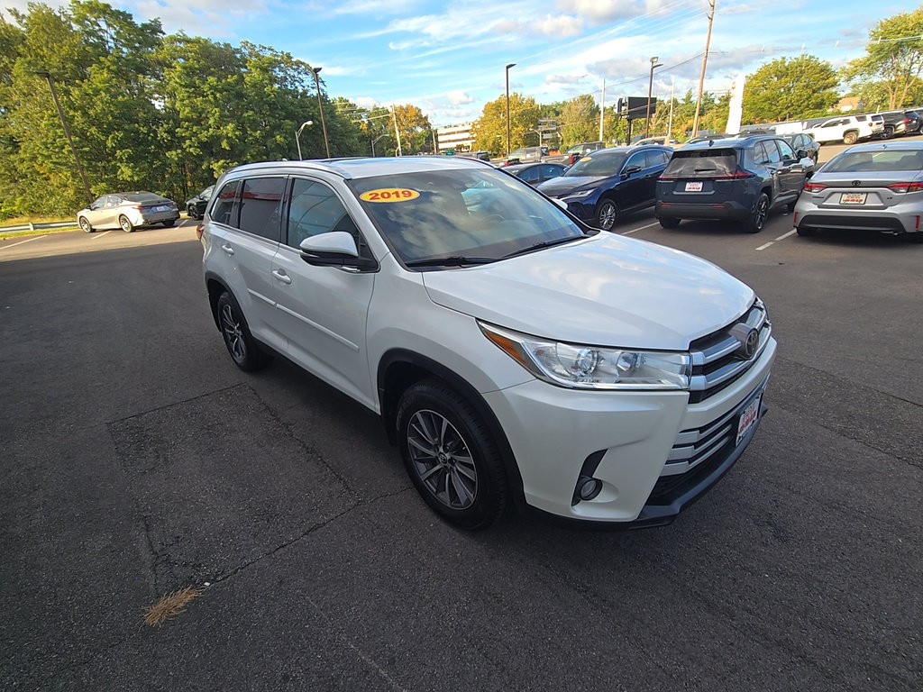 Certified 2019 Toyota Highlander XLE AWD/4WD image 23