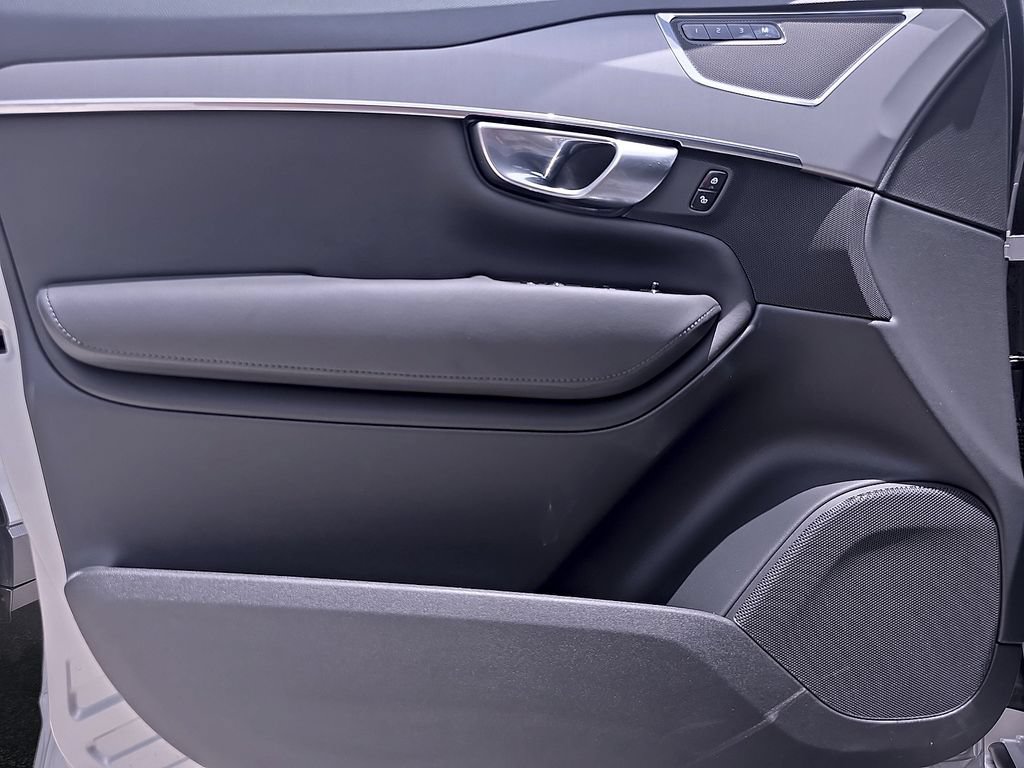 Certified 2025 Volvo XC90 B5 Core AWD/4WD image 37