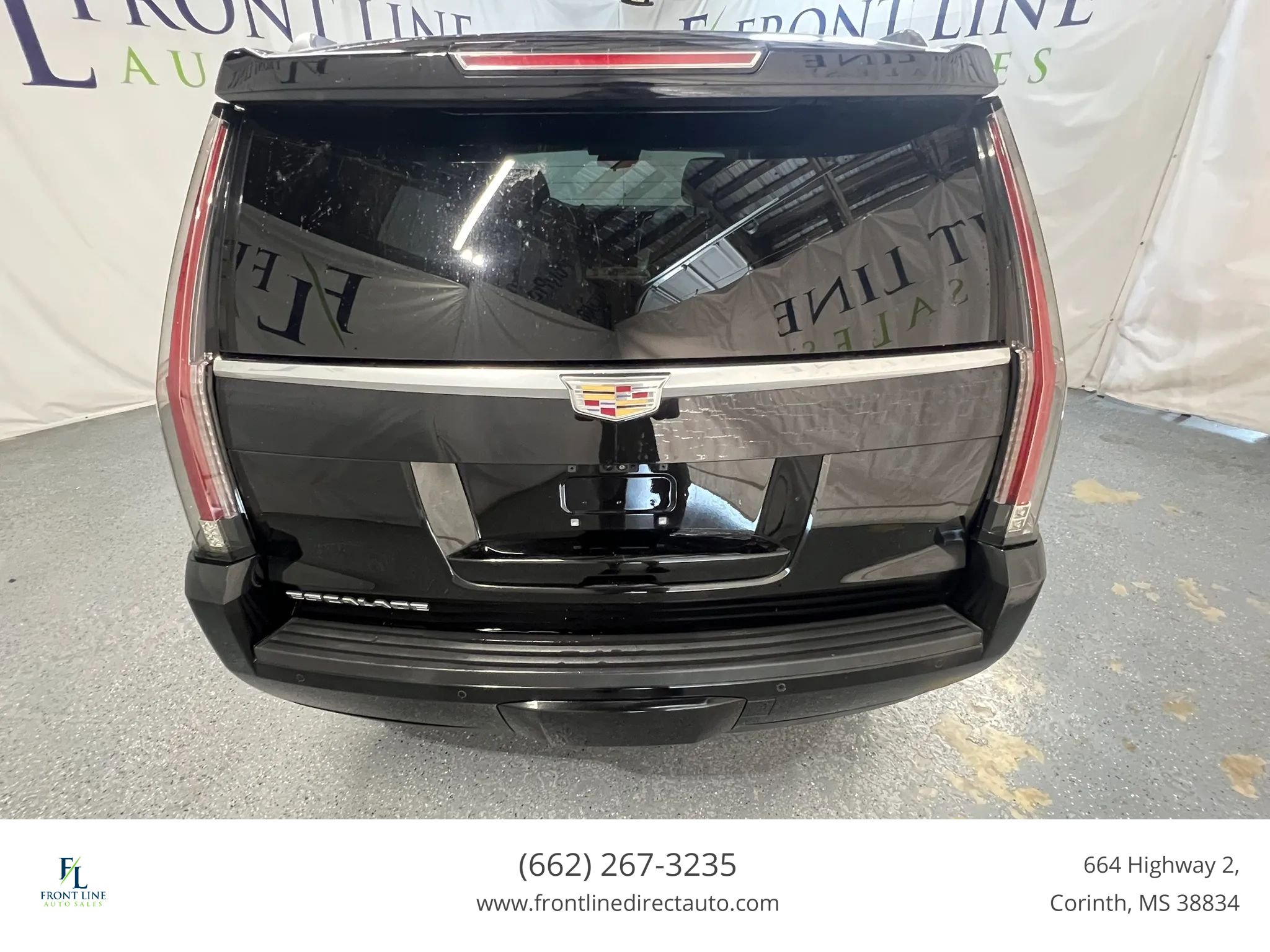 Used 2018 Cadillac Escalade Premium Luxury AWD/4WD image 6