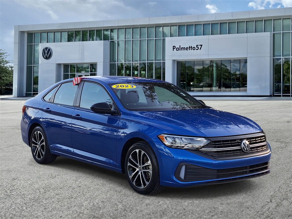 Used 2023 Volkswagen Jetta Sport image 3