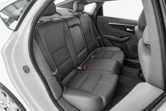 Used 2018 Chevrolet Impala LT image 31