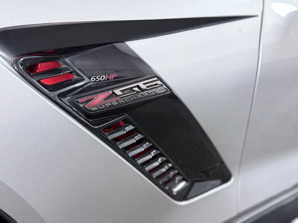 Used 2015 Chevrolet Corvette Z06 w/ 2LZ Preferred Equipment Group image 13