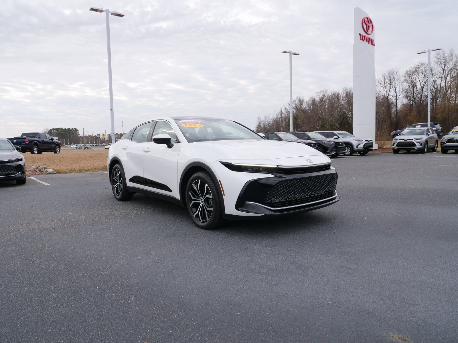 Used 2023 Toyota Crown Limited image 9