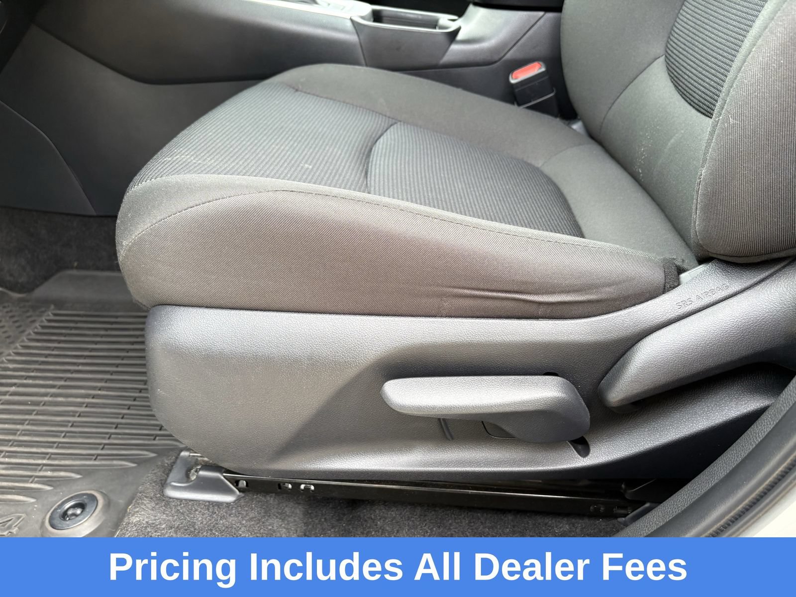 Used 2024 Toyota RAV4 LE FWD image 33