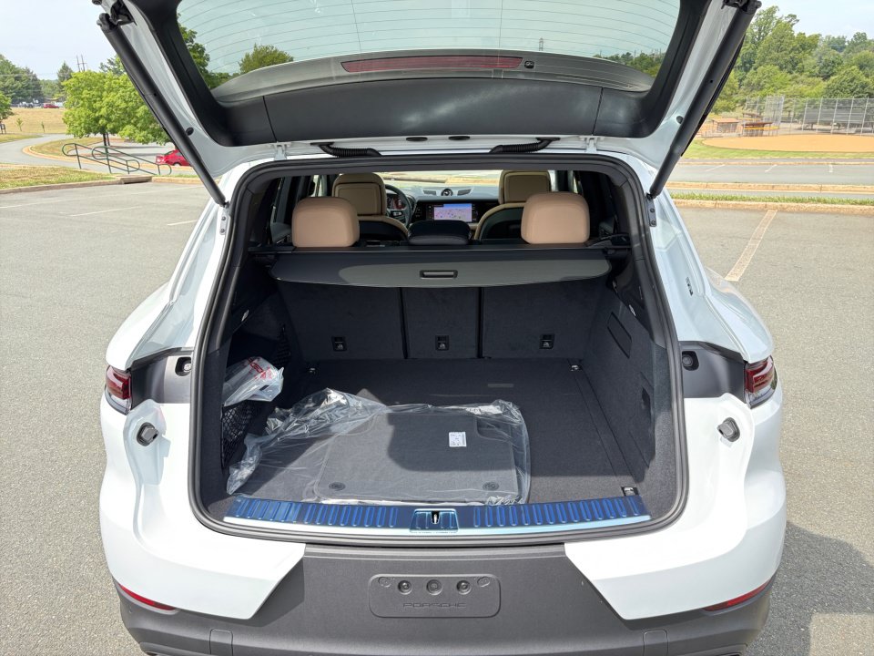 New 2026 Porsche Cayenne AWD/4WD image 17