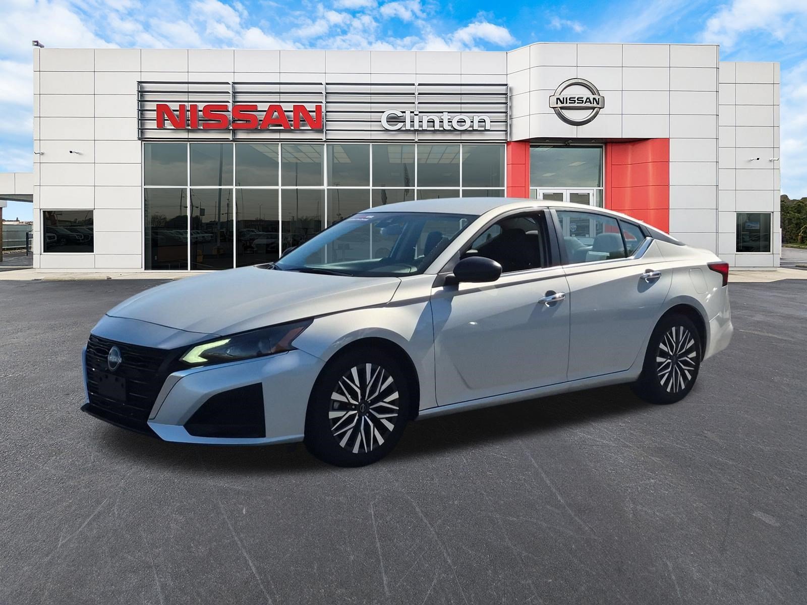 Used 2025 Nissan Altima 2.5 SV FWD image 7