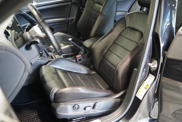 Used 2018 Volkswagen GTI Autobahn FWD image 32