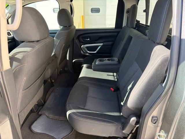 Used 2018 Nissan Titan SV AWD/4WD image 15