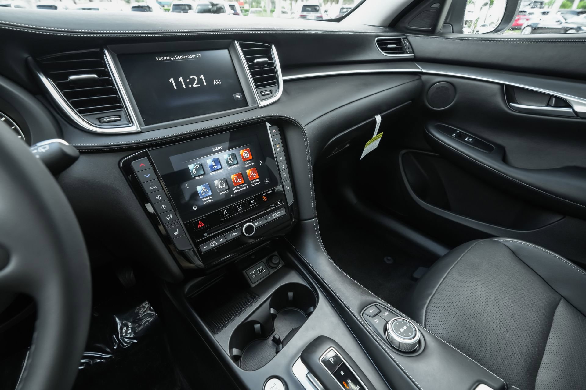 Used 2025 INFINITI QX50 Luxe image 9