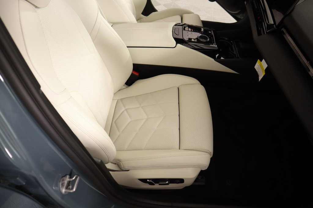 New 2025 BMW 530i xDrive w/ M Sport Package image 14