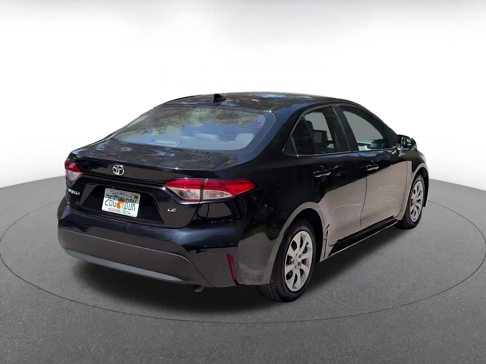 Used 2025 Toyota Corolla LE FWD image 13
