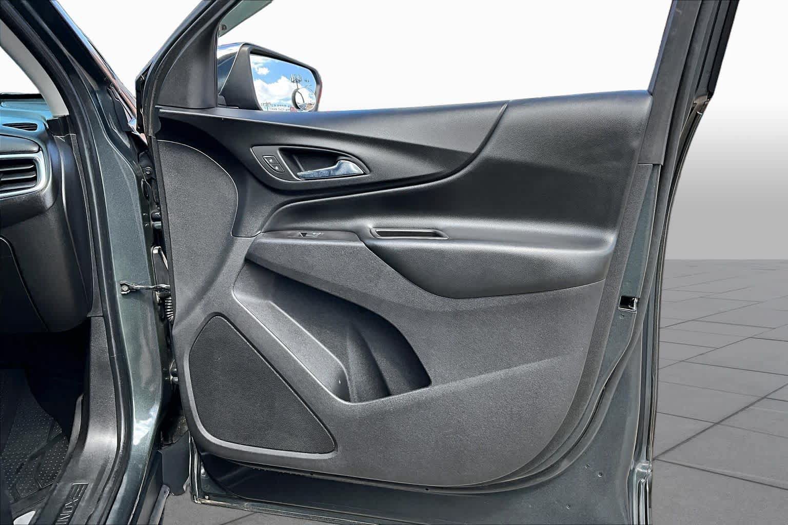 Used 2020 Chevrolet Equinox LT FWD image 22