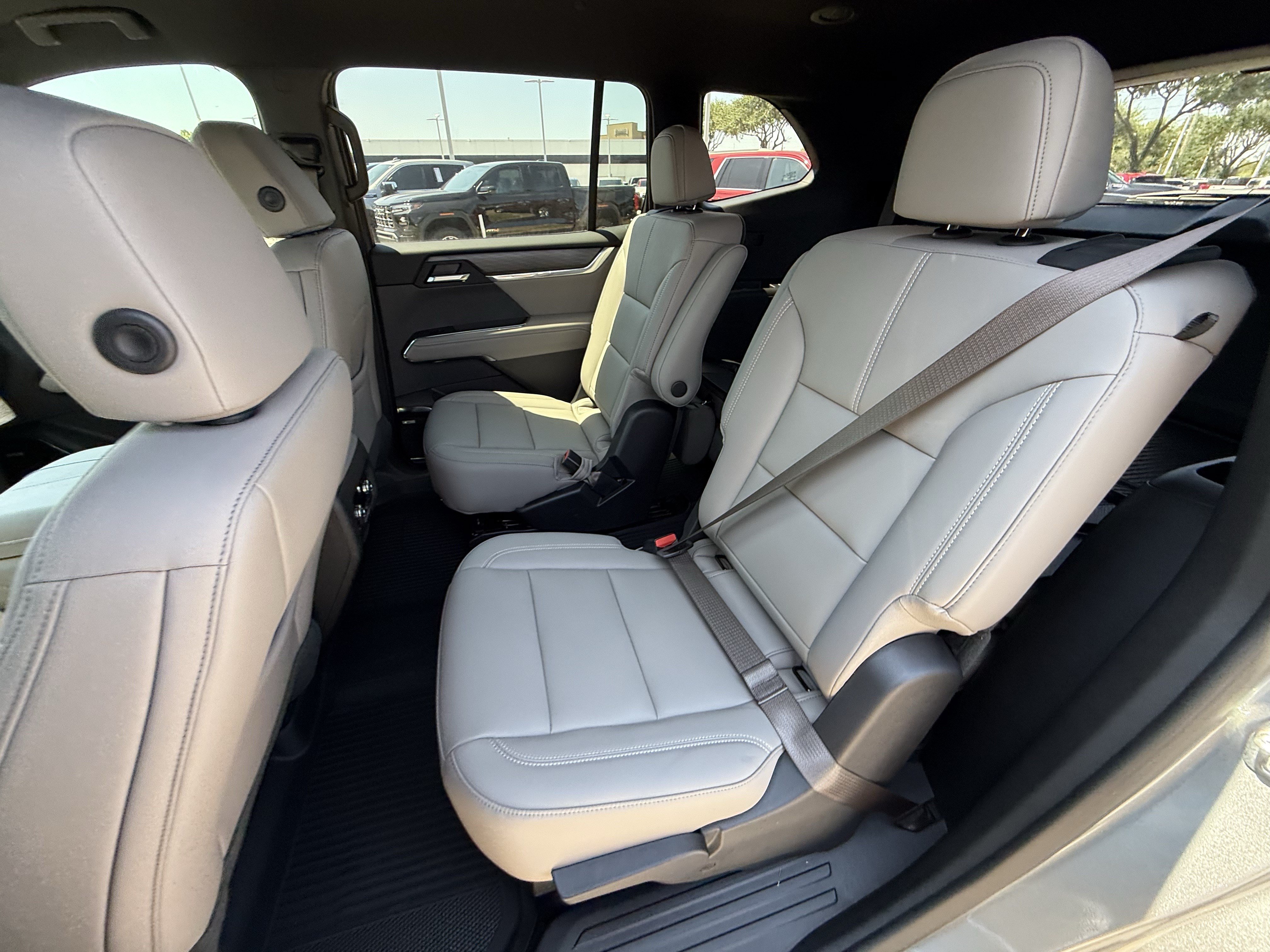 New 2026 GMC Acadia Elevation w/ Elevation Premium Package FWD image 16