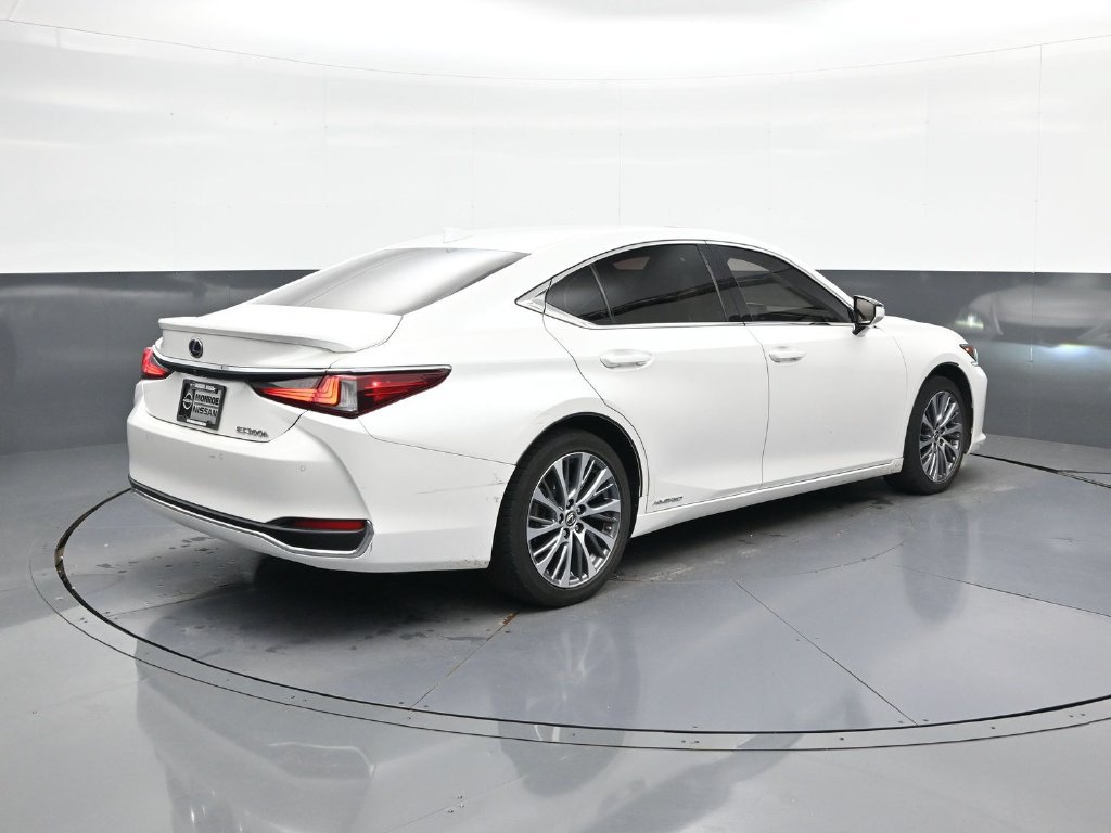 Used 2019 Lexus ES 300h w/ Premium Package FWD image 10