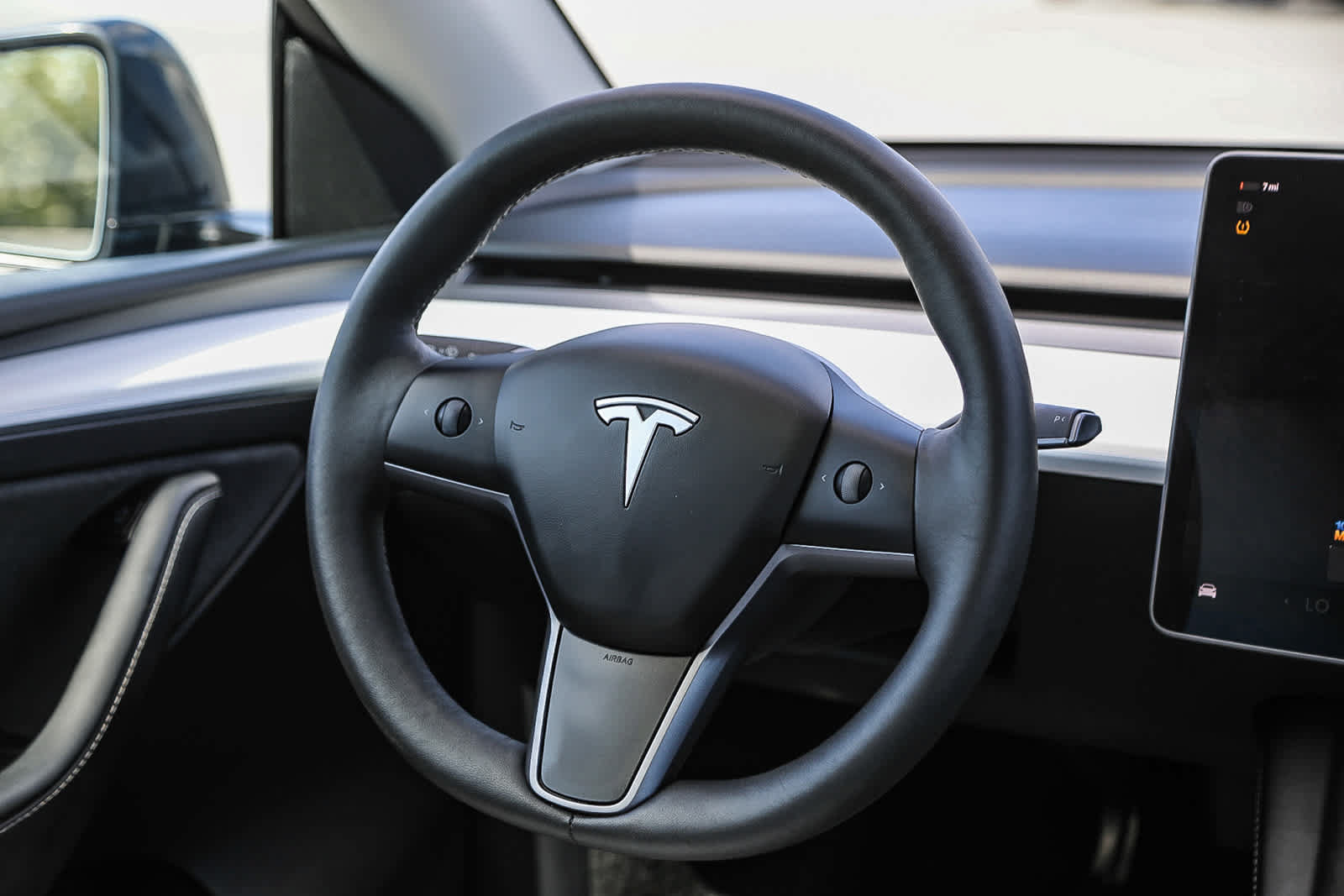 Used 2025 Tesla Model Y Performance AWD/4WD image 15