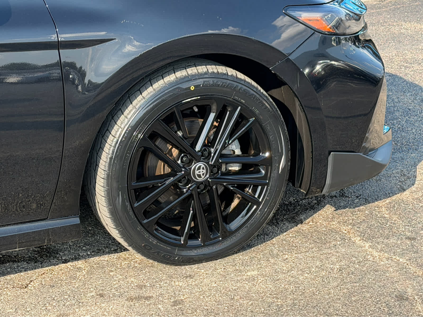 Used 2025 Toyota Camry SE FWD image 6