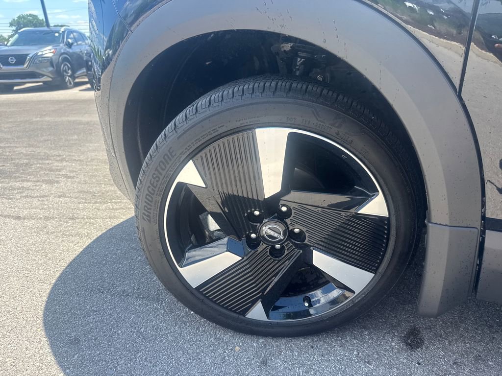 Used 2025 Nissan Kicks SR FWD image 28