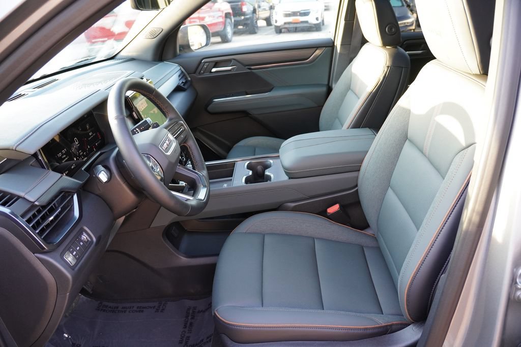 Certified 2026 GMC Acadia AT4 w/ Luxury Package AWD/4WD image 15